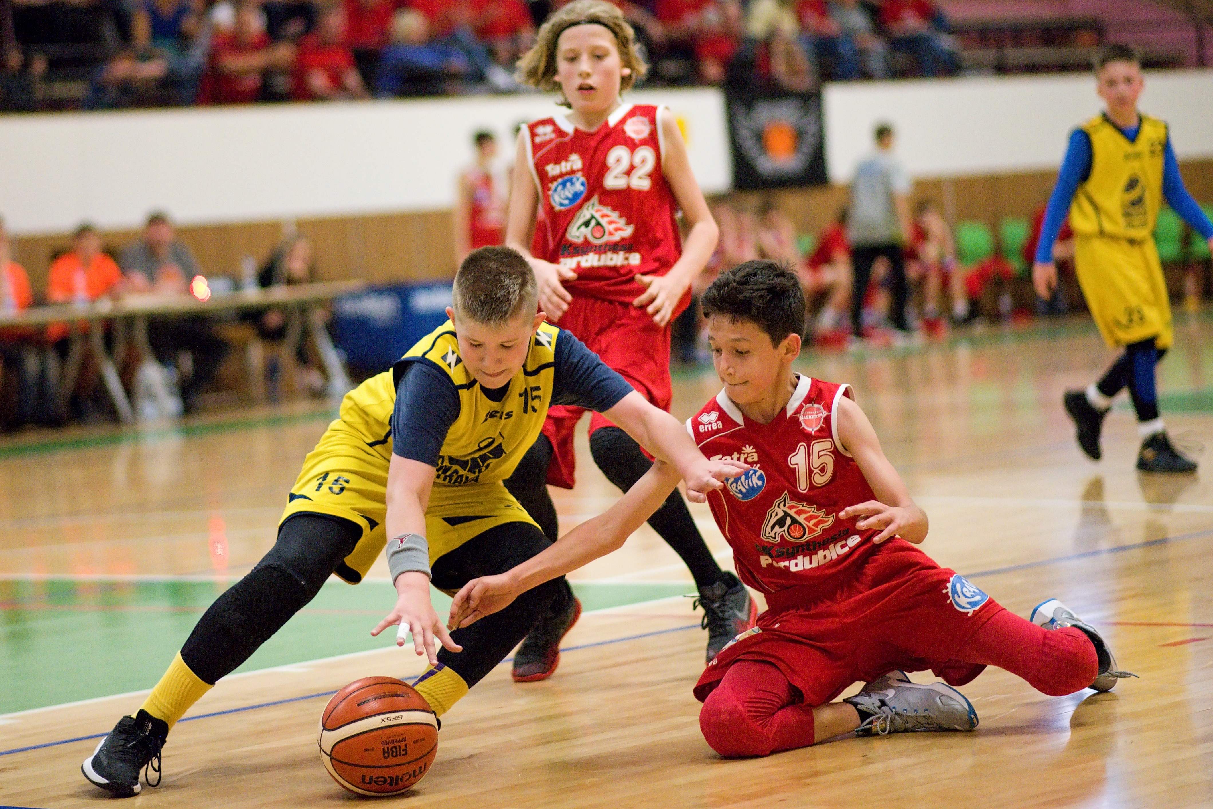 SNAKES OSTRAVA X BK PARDUBICE 39 : 86